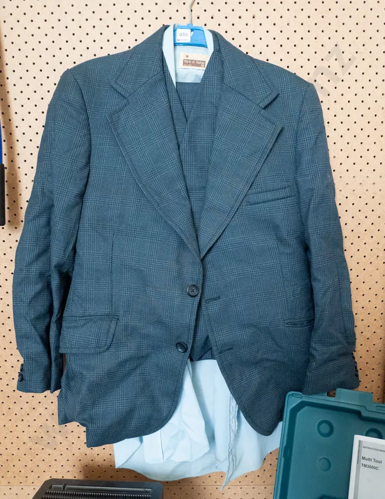 3 piece (Bob Shepard) blue checkered suit with blue shirt Image 1++