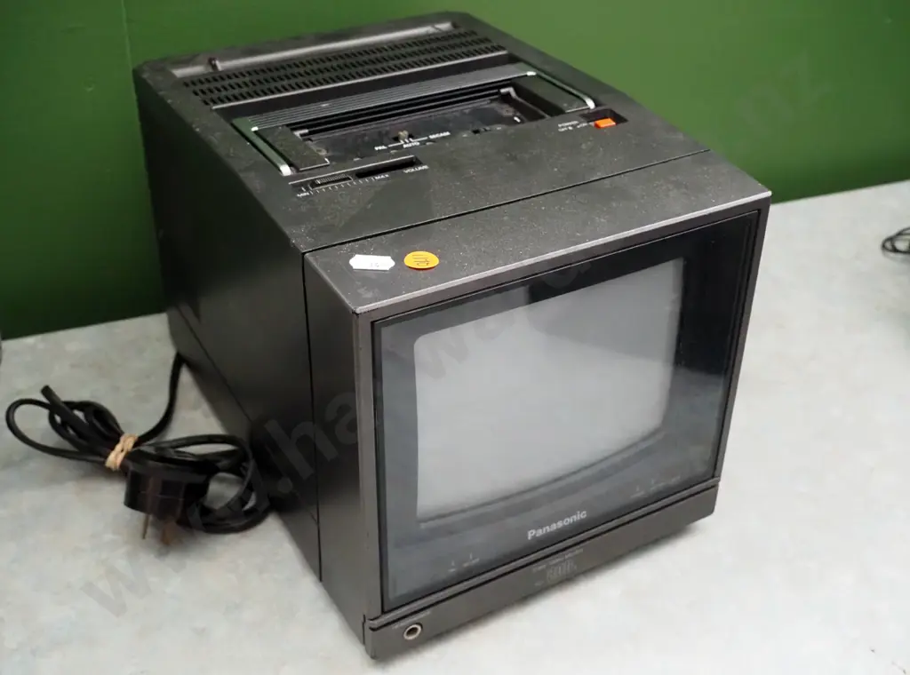 Panasonic colour video monitor Image 1++