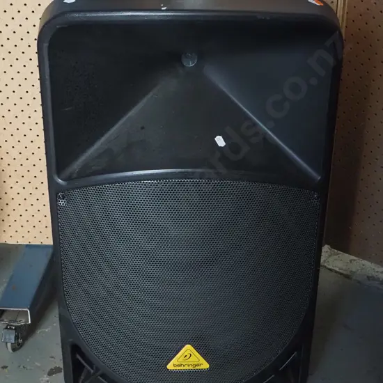 Behringer Eurolive B115D speaker no cord  