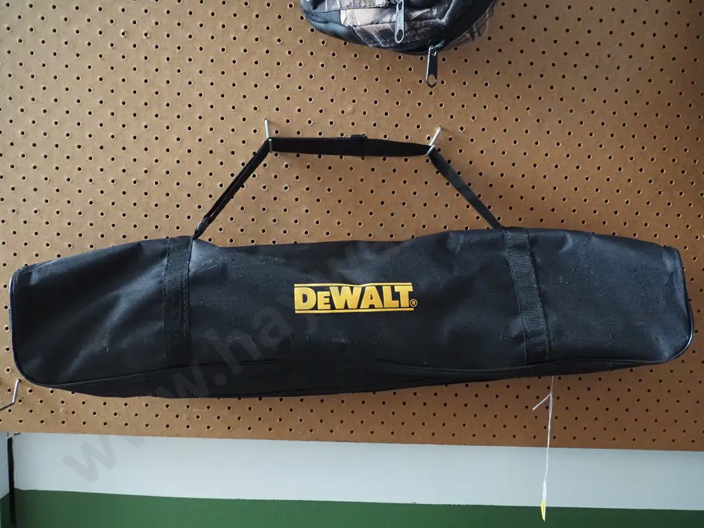 Dewalt laser tripod Image 1++