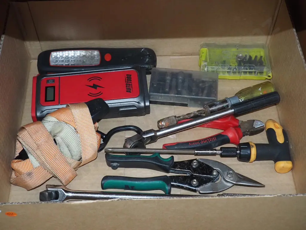 Box of of various tools Image 1++