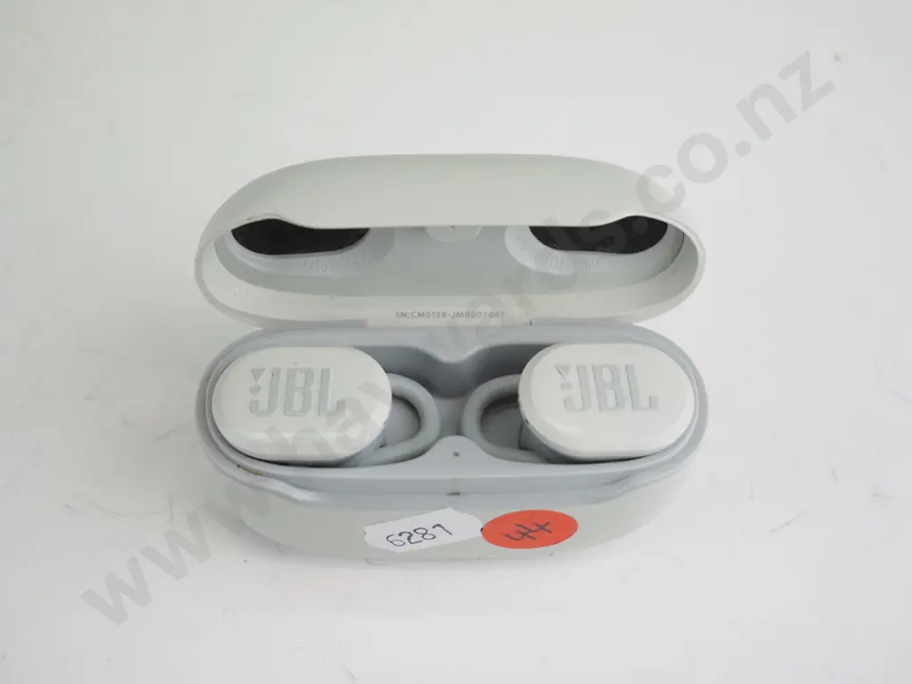 JBL ear buds in grey charging case Image 1++