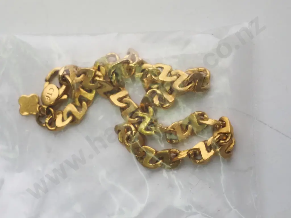 Gold chain bracelet Image 1++