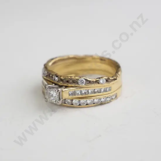 gold ring with diamonds? (damaged)