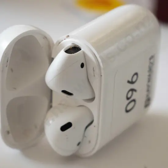 Apple airpods