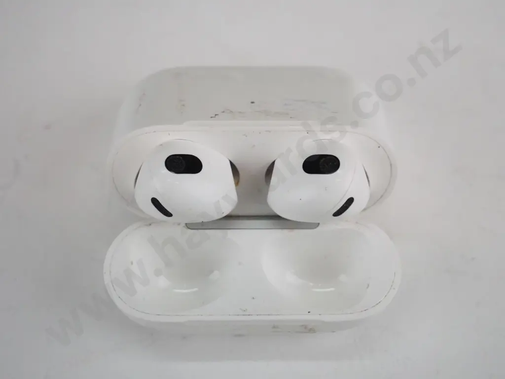 White earpods  Image 1++