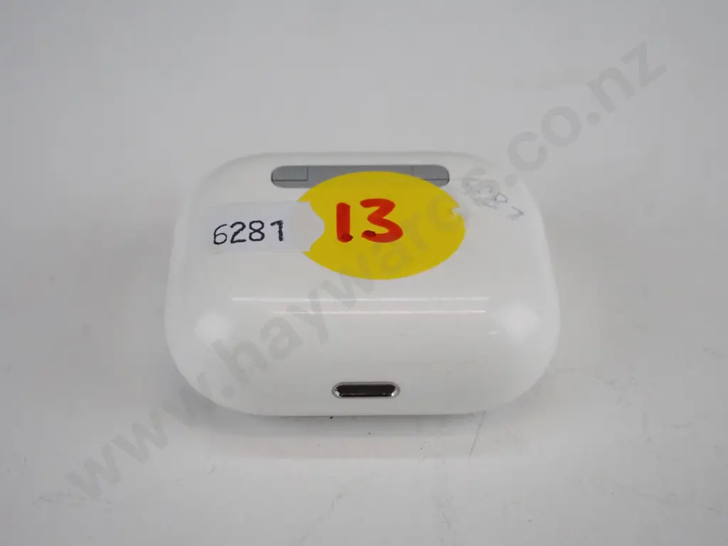 White earpods  Image 1++