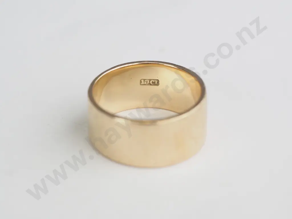 Wide Gold Band 18ct Gold Image 1++