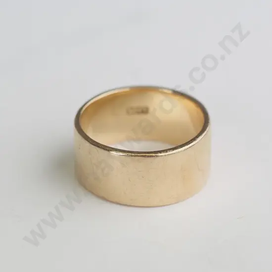 Wide Gold Band 18ct Gold