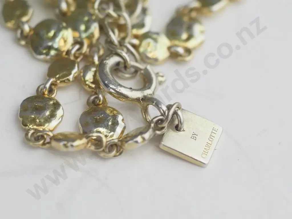 Gold linked chain bracelet with hammered disks Image 1++