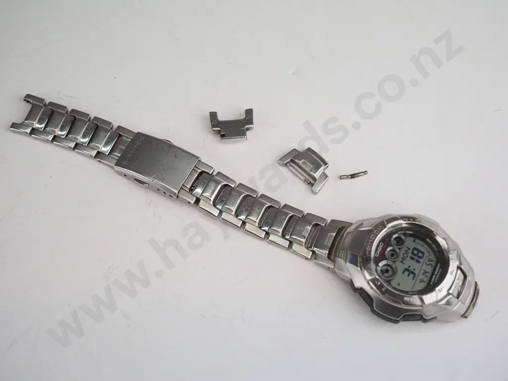 Stainless steel watch, Men's Casio - broken strap Image 1++