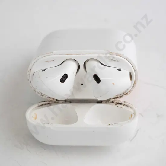 White ear pods in white case 