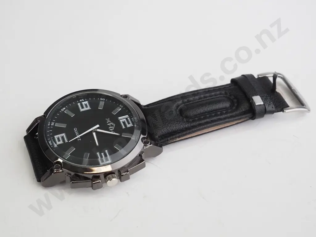 Black XHN Quartz watch. Image 1++