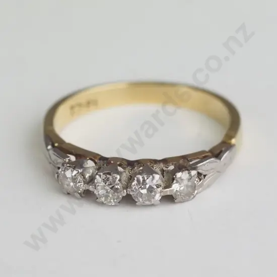 18ct ring with 4 diamonds?