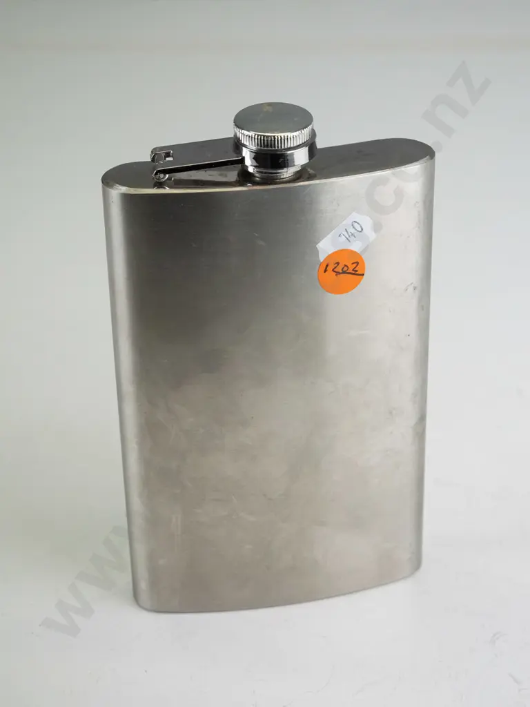 Stainless steel hip flask  Image 1++