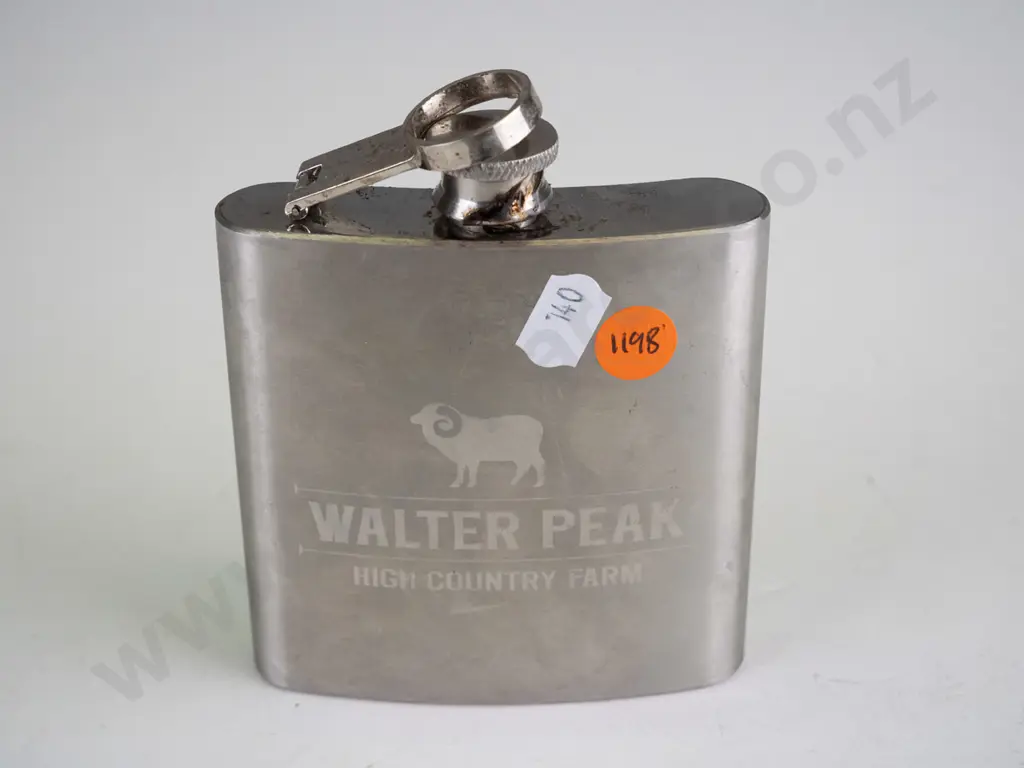 Stainless steel hip flask  Image 1++