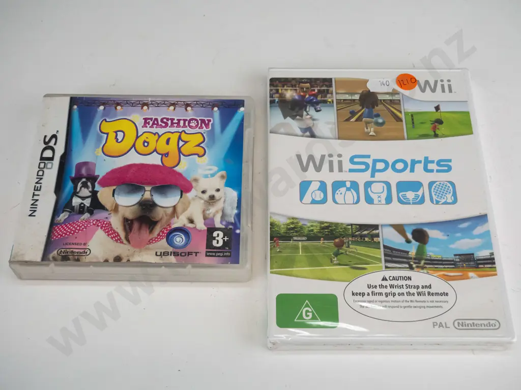 Wii Sports game and Nintendo DS Fashion Dogz game Image 1++