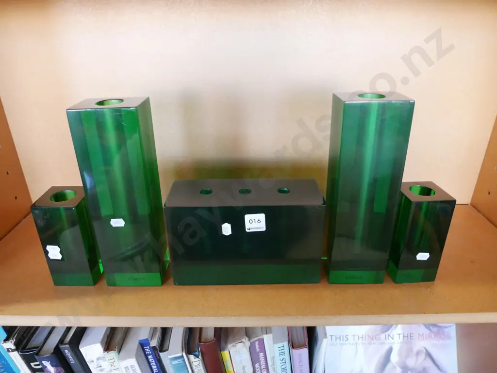 5x green acrylic vases H-255 Image 1++