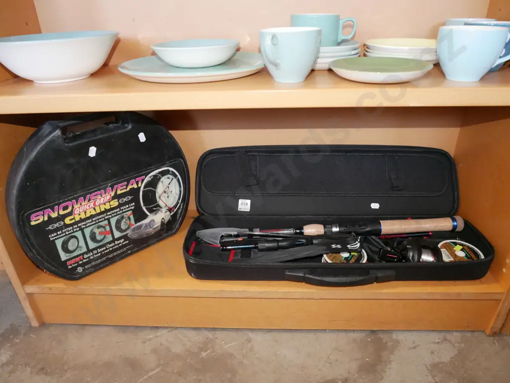 snow chains, small portable fishing rod set Image 1++
