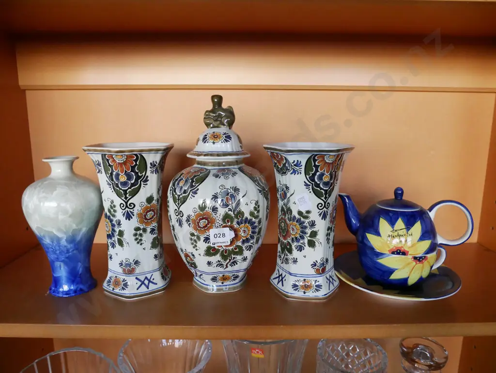 Delft temple jar, vases, tea  for one, vase Image 1++