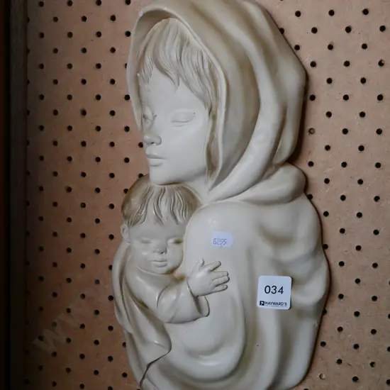 wall silhouette - mother and child