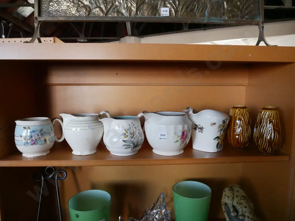 2x Irish porcelain vases, 5x milk jugs Image 1++