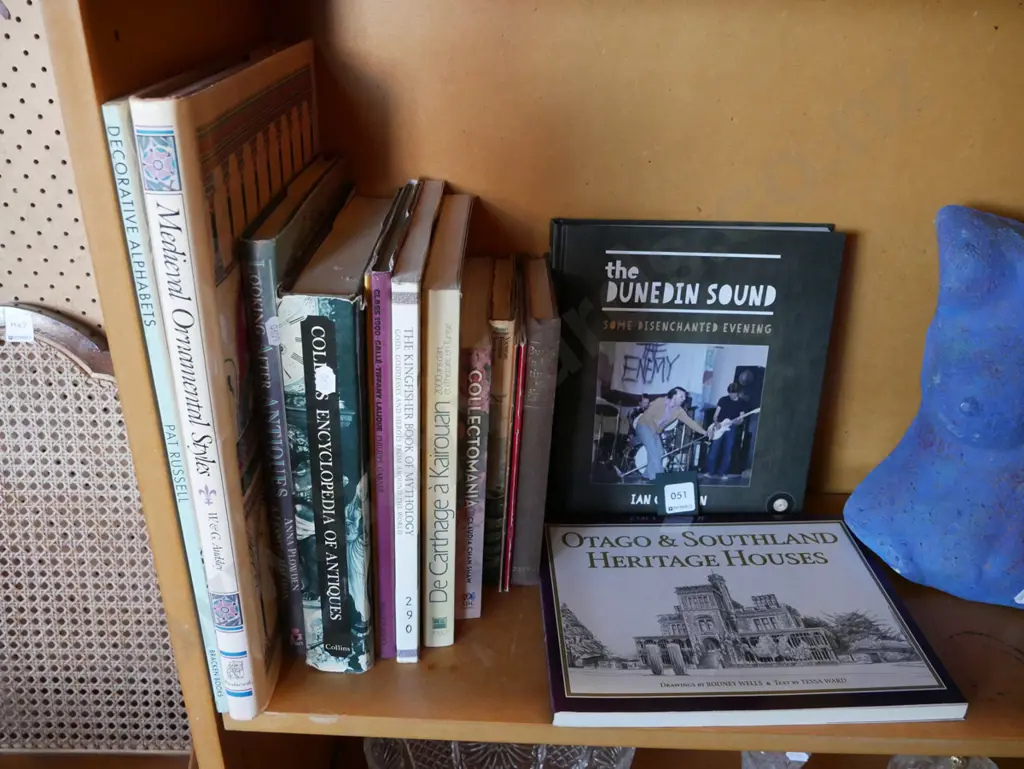various books Image 1++