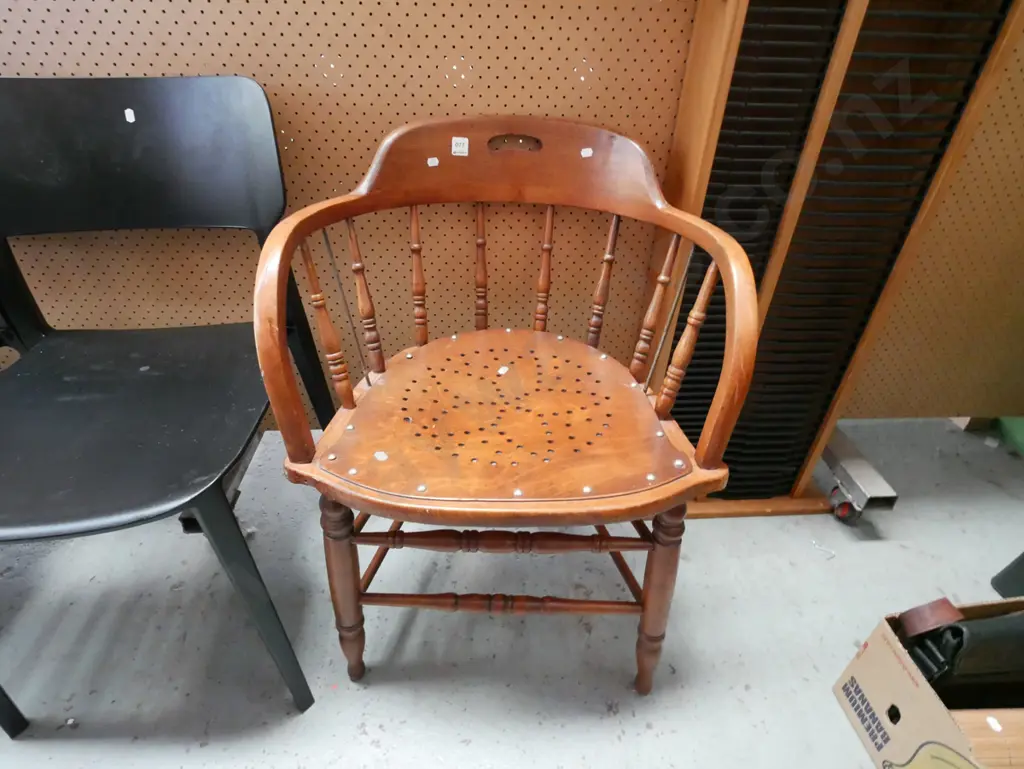 bent oak spindle back tub chair Image 1++