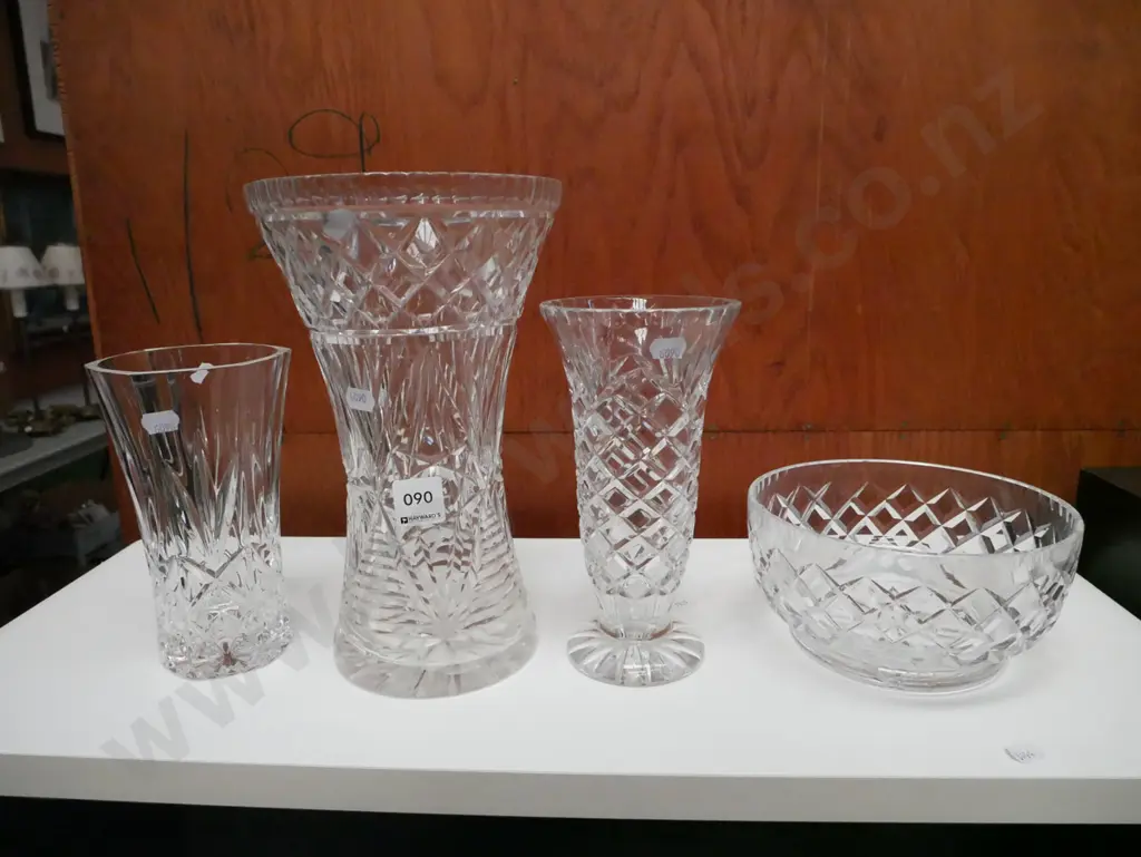 3x cut crystal vases, footed bowl Vase H-265 Image 1++