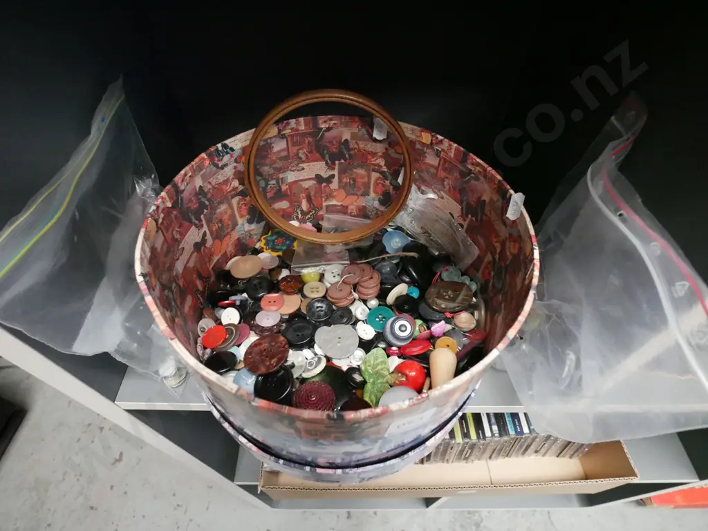hat box, buttons, small embroidery hoop Image 1++