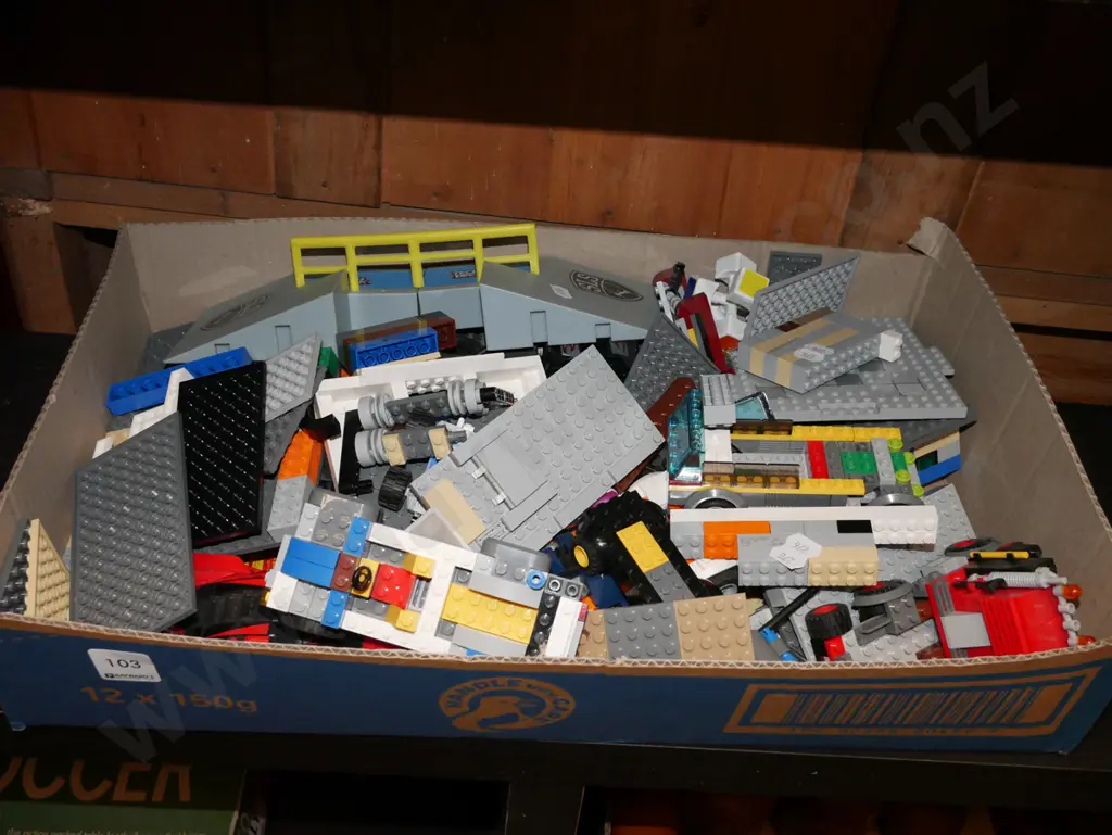 box of Lego Image 1++