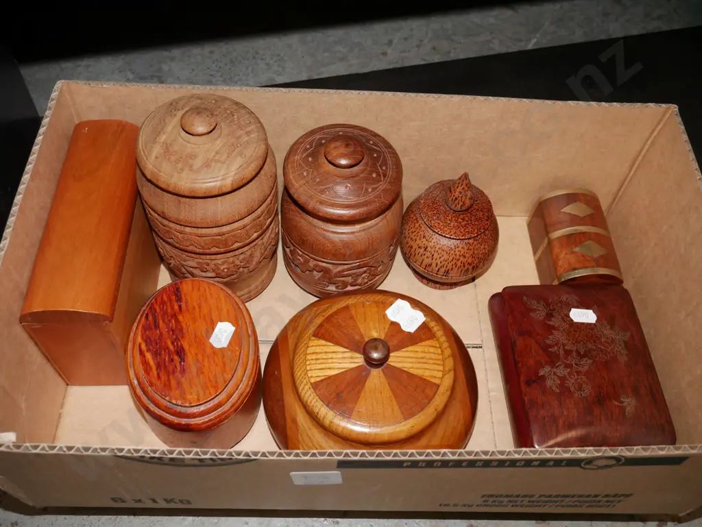 box; trinket boxes, canisters etc Image 1++