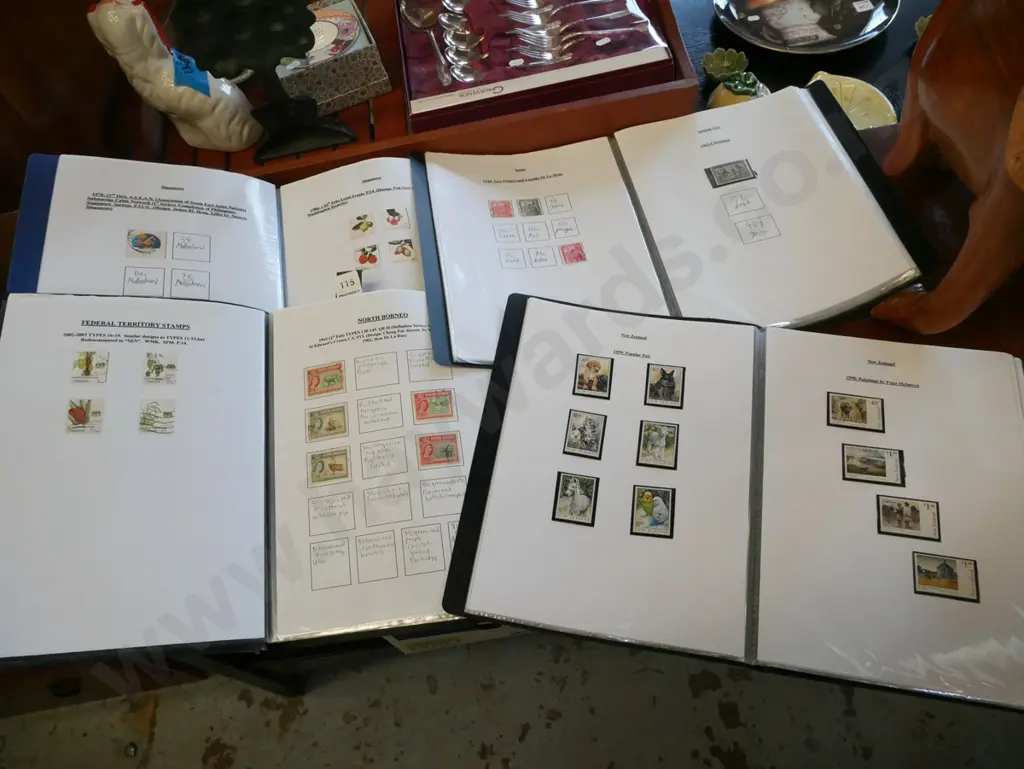 4x clear file folders and stamps Image 1++