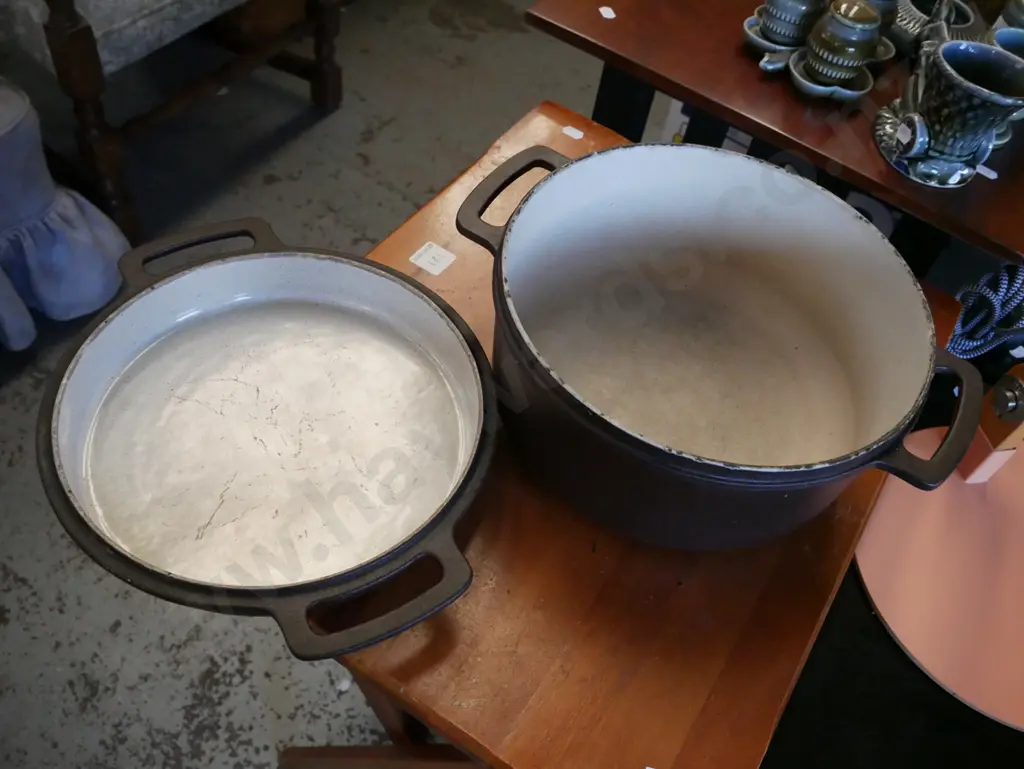 cast iron and enamel lidded casserole - some staining to interior Image 1++