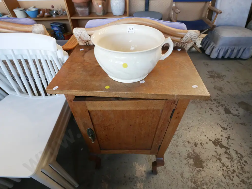 pot cupboard and chamber pot - yellow dots Image 1++
