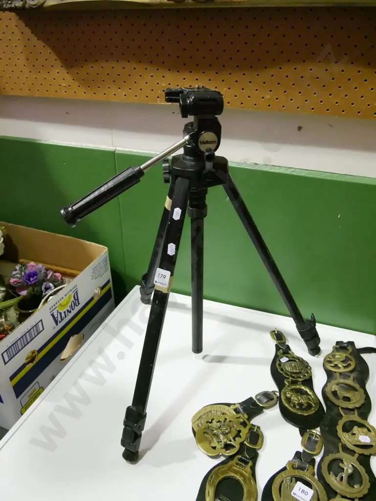 Velbon camera tripod Image 1++