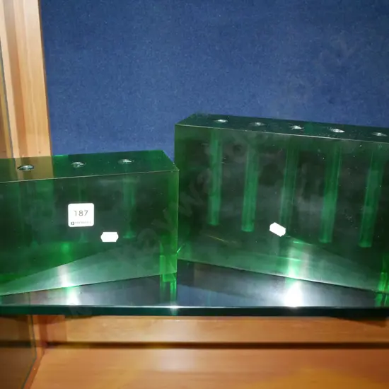 2x green acrylic vases H-165
