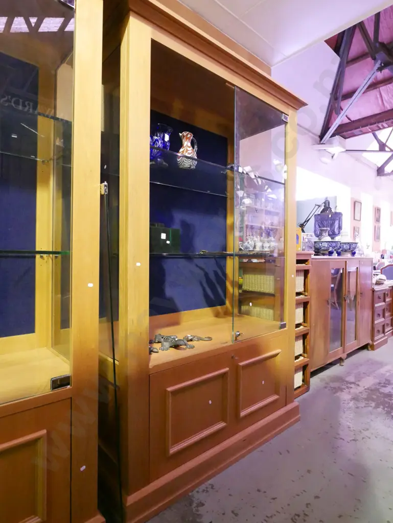 large wood and heavy glass lockable display cabinet - 2x solid and 2x glazed doors Image 1++