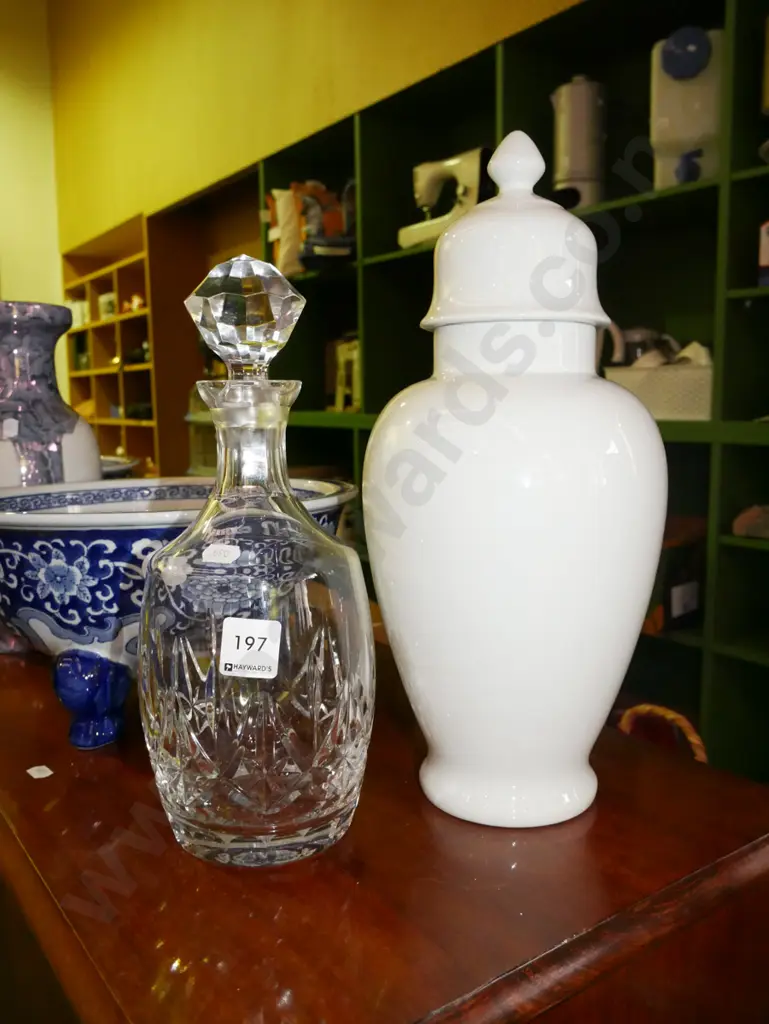 cut crystal decanter, white temple vase H-360 Image 1++