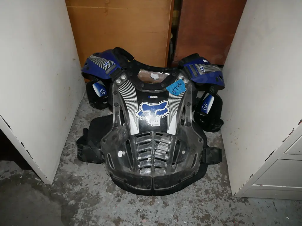 motor cross torso protector - size unknown Image 1++