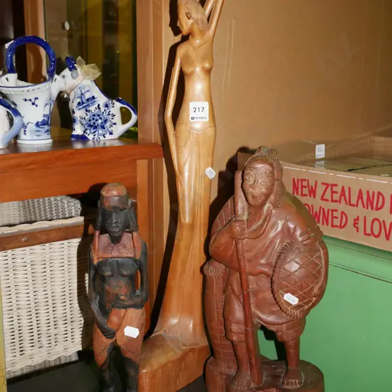 3x carved wooden figurines H-555