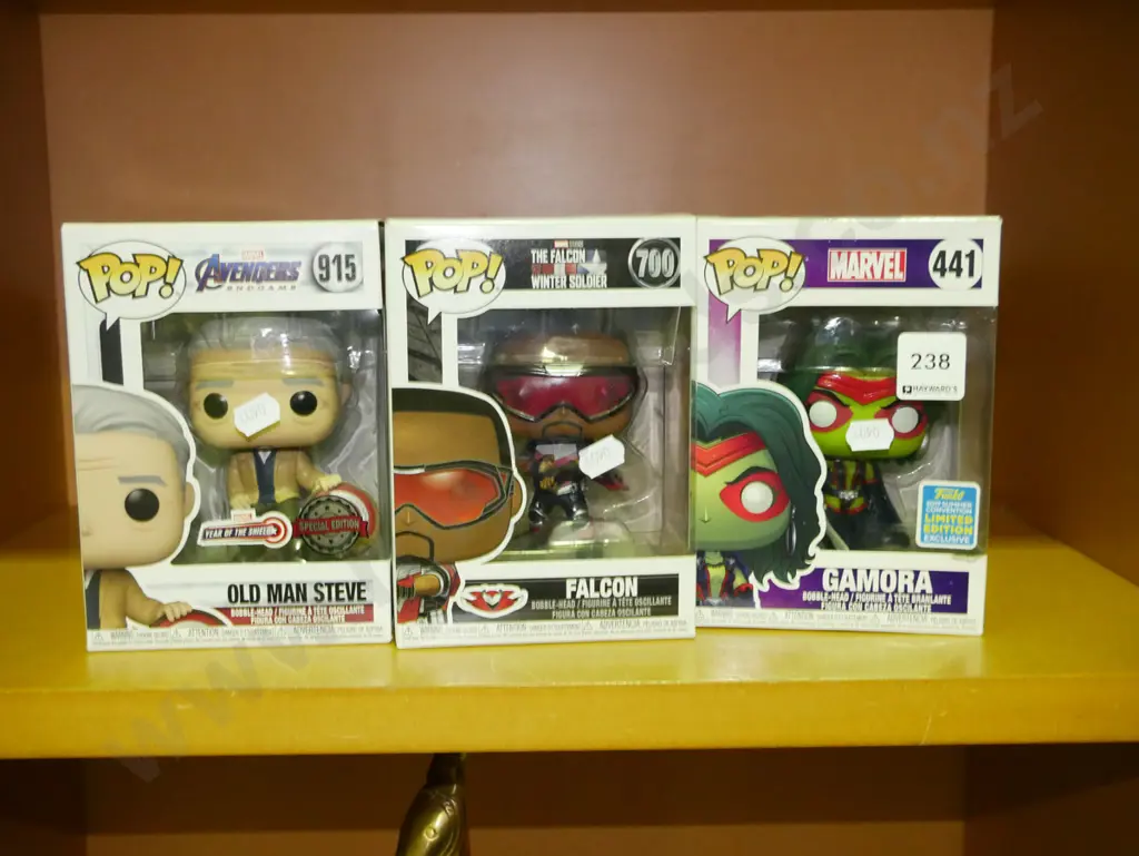 3x Pop figurines - Old Man Steve, Falcon, Gamora Image 1++