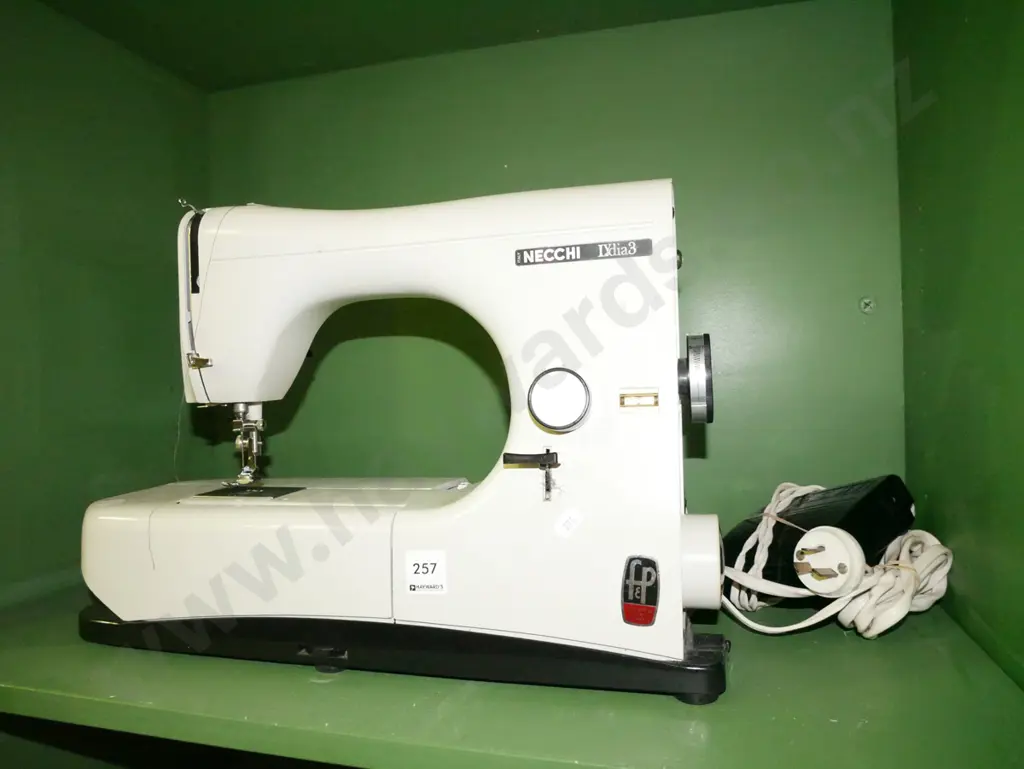 Necchi sewing machine Image 1++