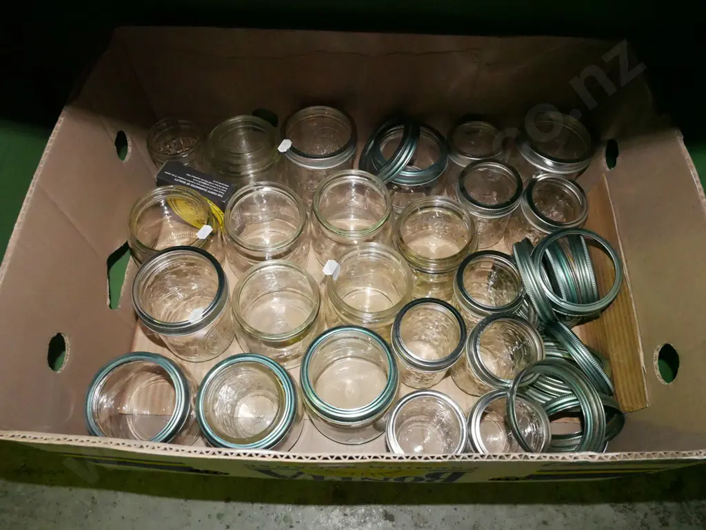box; AGEE jars with lids Image 1++