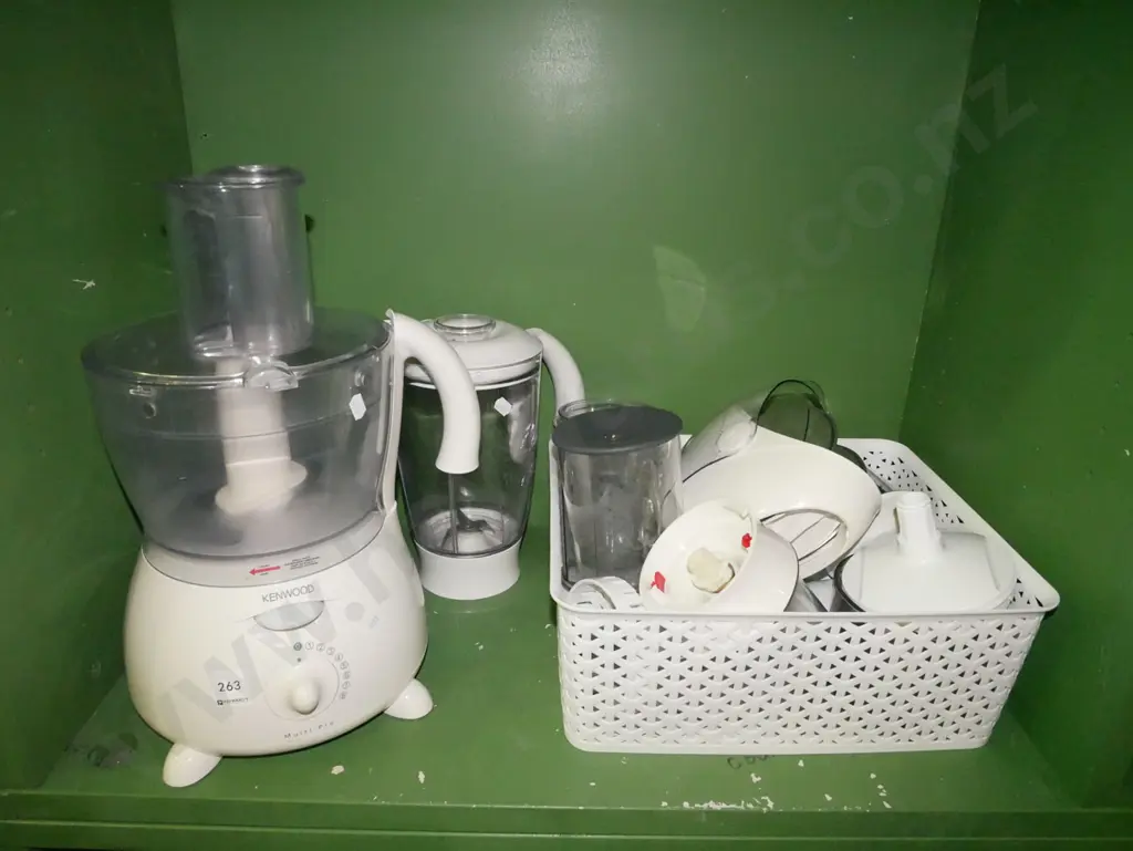 Kenwood Multi Pro kitchen whiz and accessories Image 1++