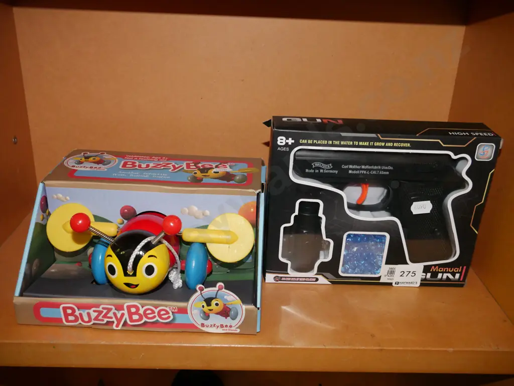 as-new Buzzy Bee, water pellet gun Image 1++