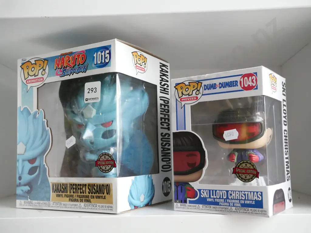 2x Pop movie figurines; Kakashi, Ski Lloyd Christmas Image 1++