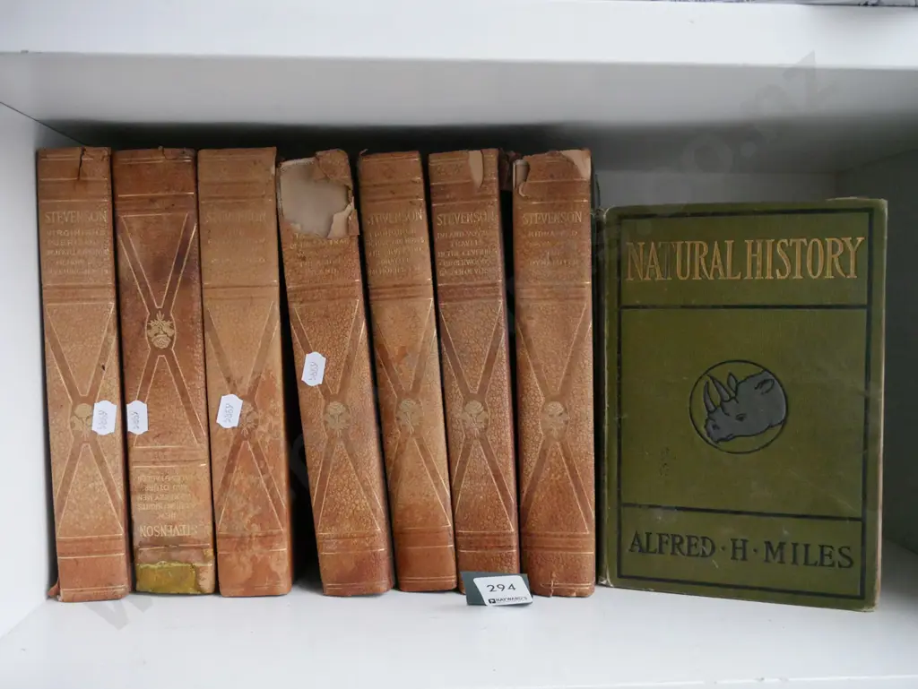 various books Image 1++