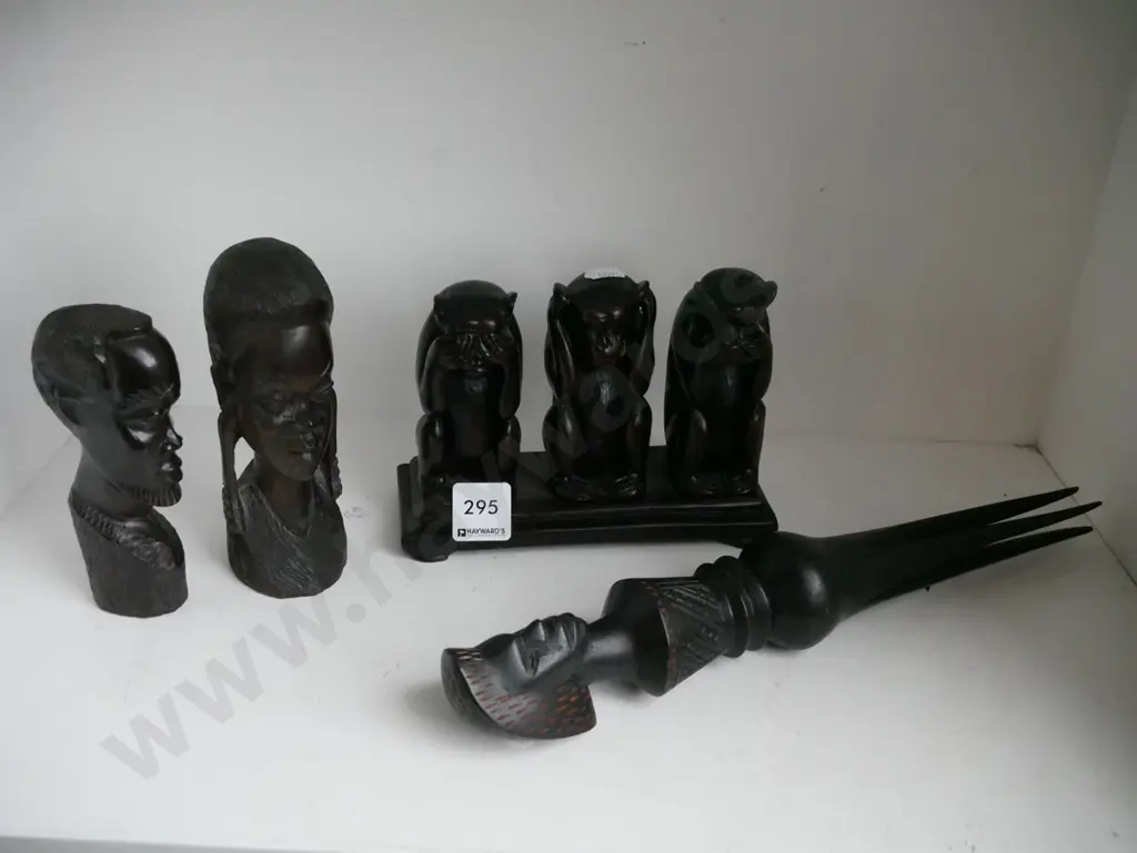 carved ethnic figurines, monkeys etc Image 1++