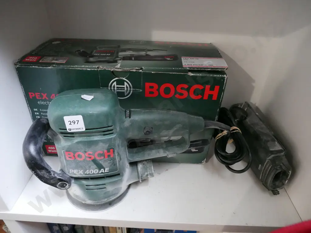 large Bosch orbital sander Image 1++